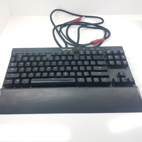 Corsair K65 RGB Gaming Keyboard - Picture 4 of 11